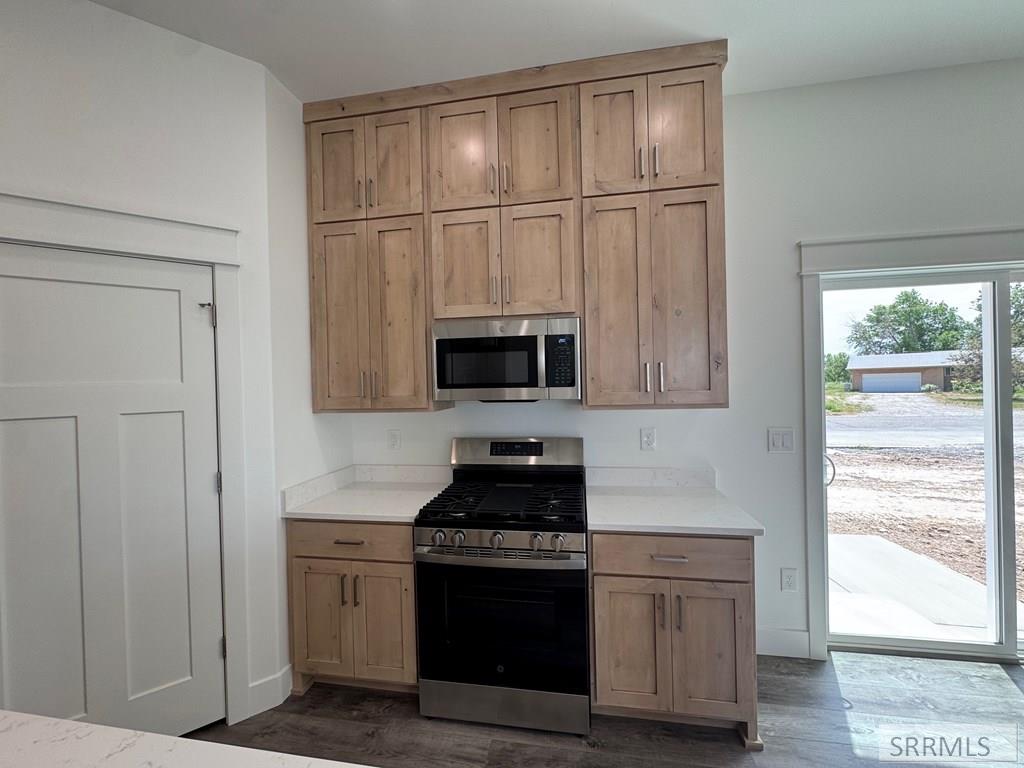 390 Wind River Circle Property Photo 8