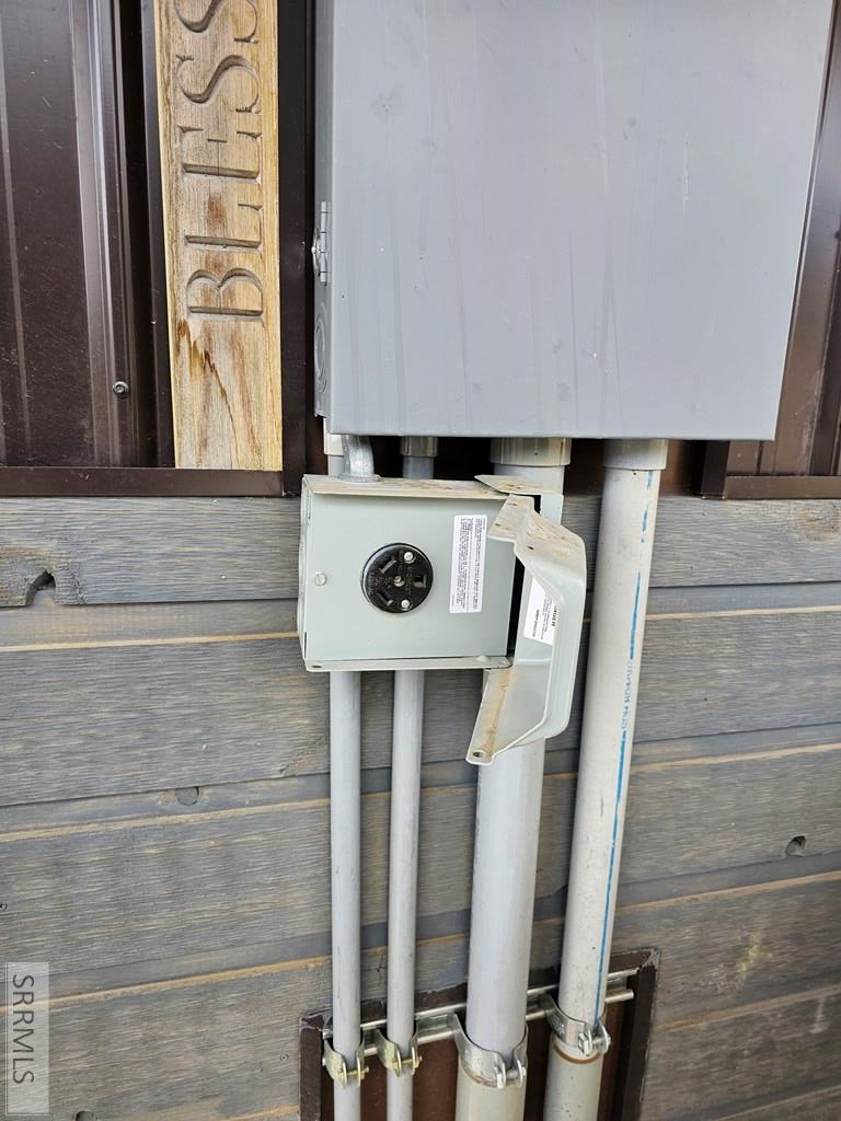 24 Pickett Loop Property Photo 16