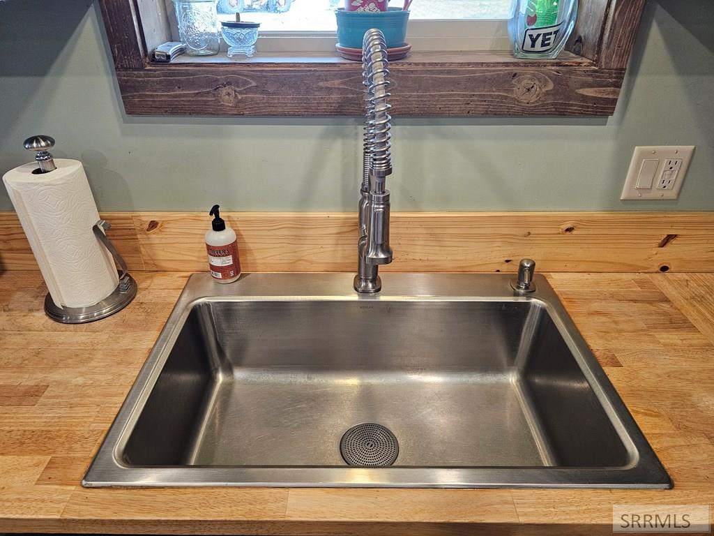 24 Pickett Loop Property Photo 27
