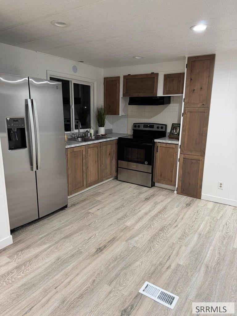 2185305 Property Photo 6