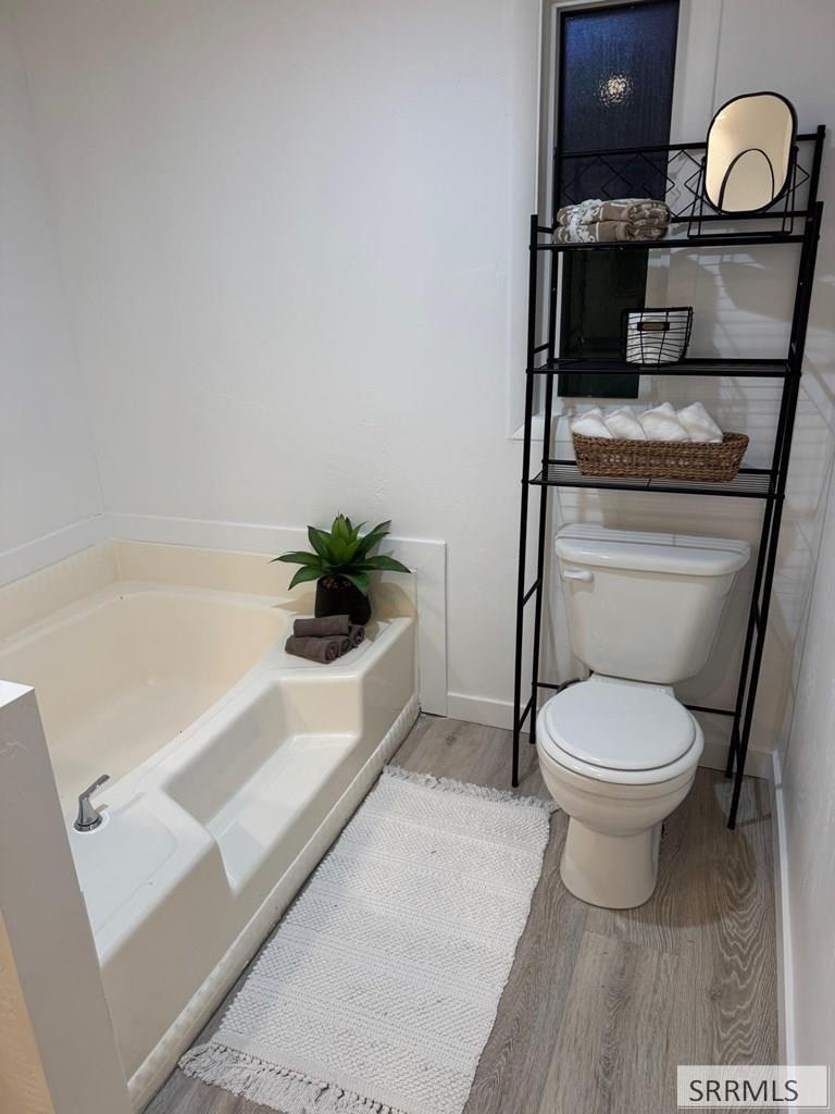 2185305 Property Photo 10