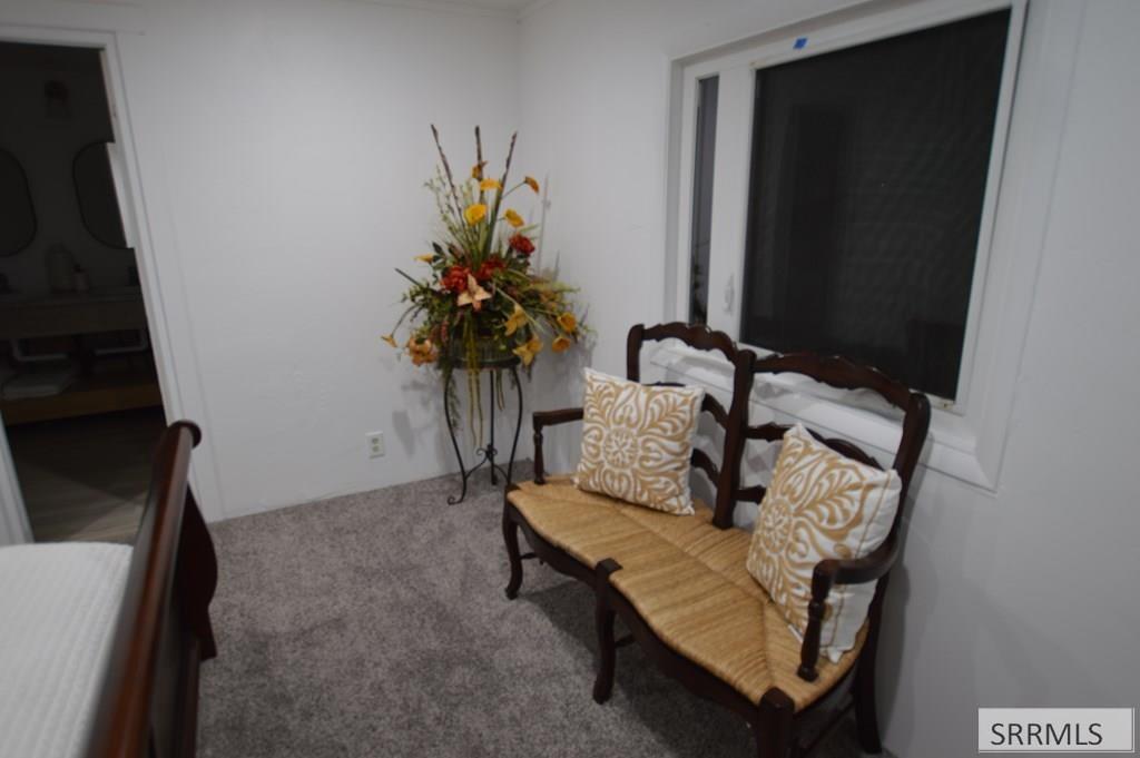 2185305 Property Photo 11