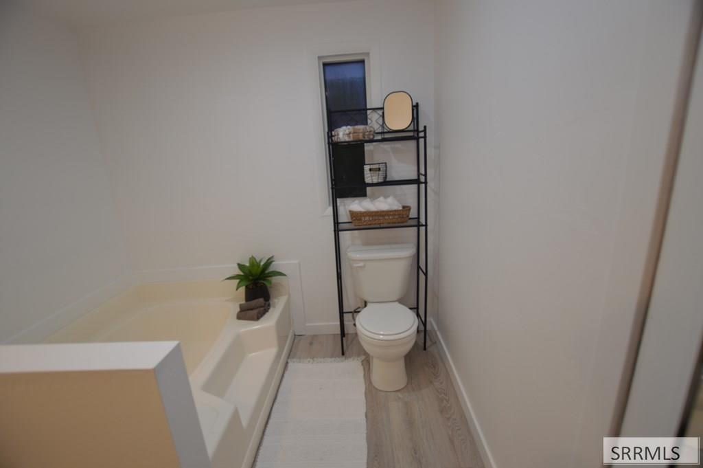 2185305 Property Photo 17