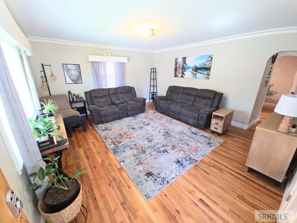 311 Gladstone Street Property Photo 4