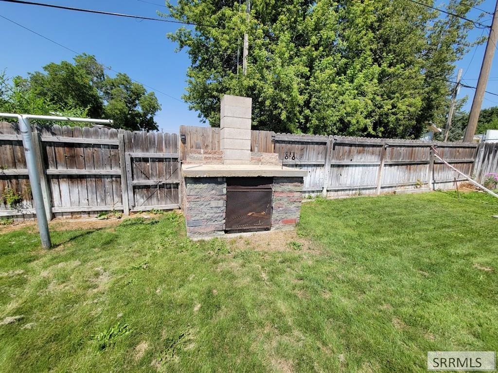 311 Gladstone Street Property Photo 23