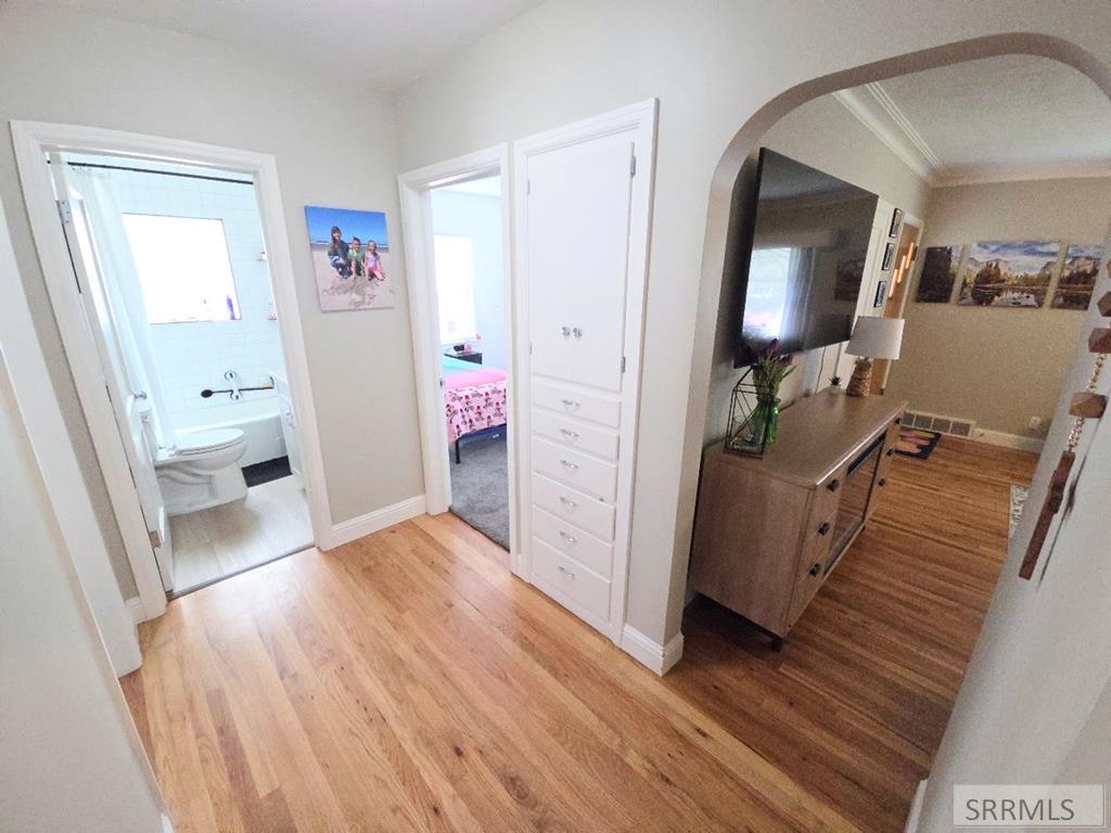 311 Gladstone Street Property Photo 48