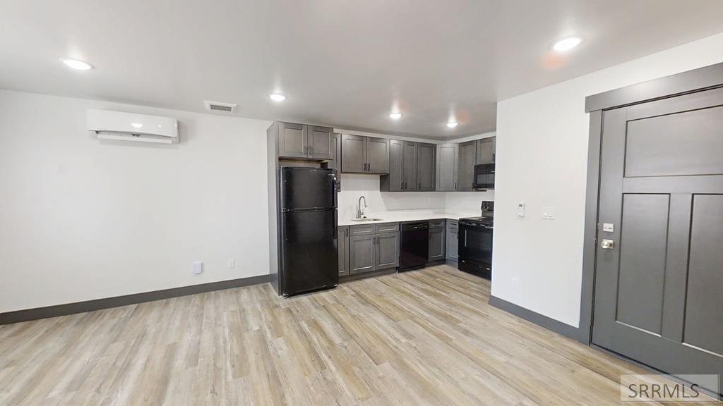 350 E E Street Property Photo 3