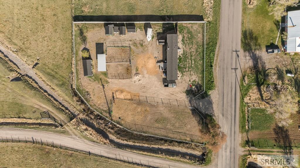 102 E Rich Lane Property Photo 13
