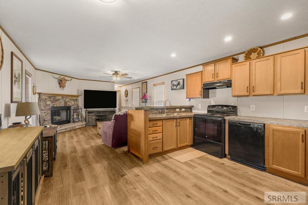 102 E Rich Lane Property Photo 19
