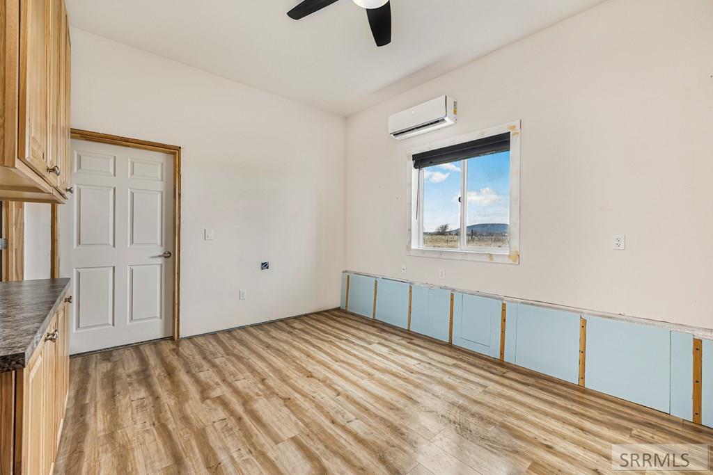 645 S 5500 W Property Photo 8
