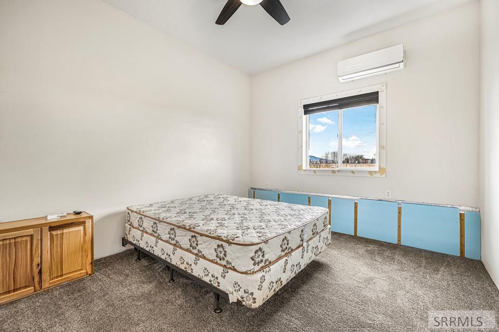 645 S 5500 W Property Photo 11