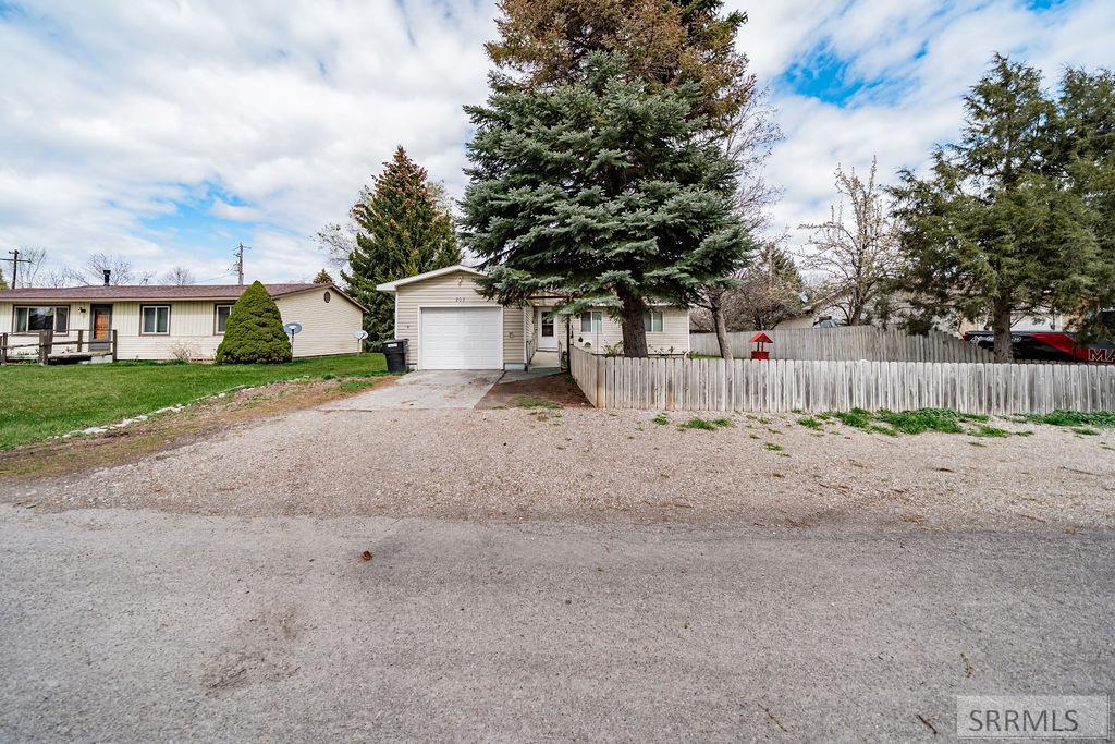 202 Adams Street Property Photo 1