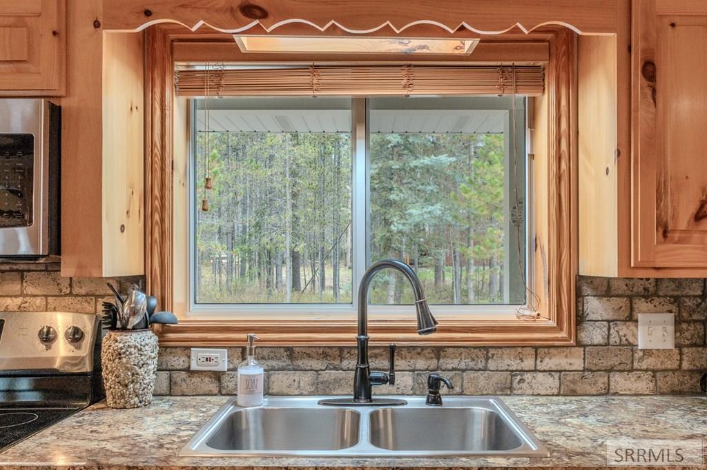 3759 Bills Loop North Rd Property Photo 10
