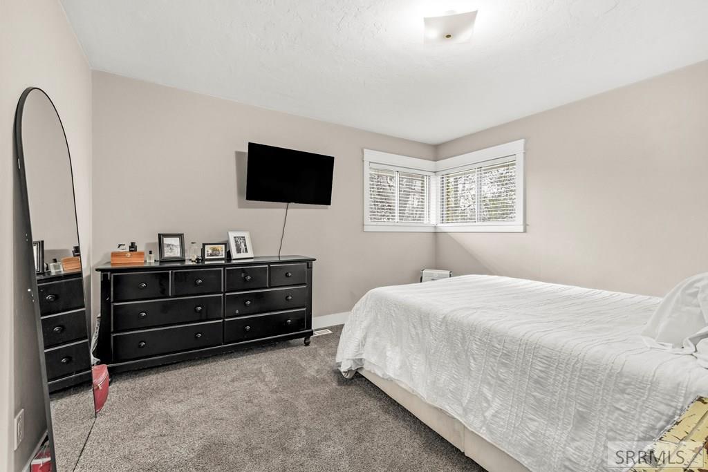 806 N 650 E Property Photo 12