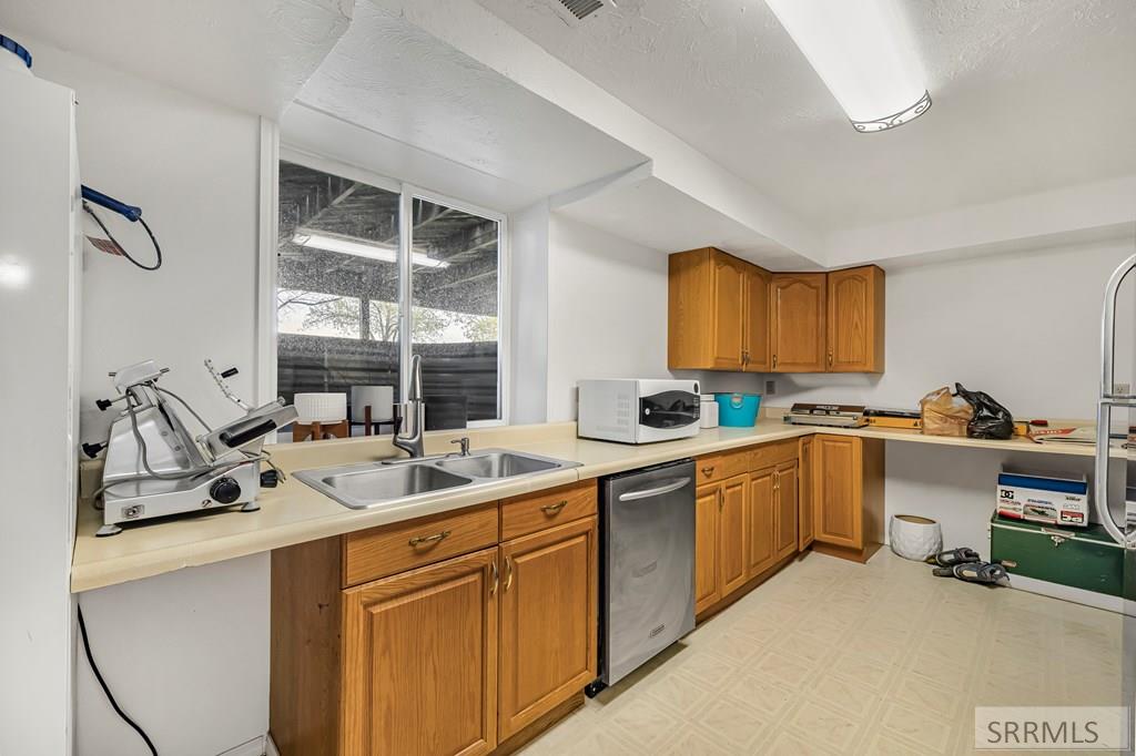 806 N 650 E Property Photo 31