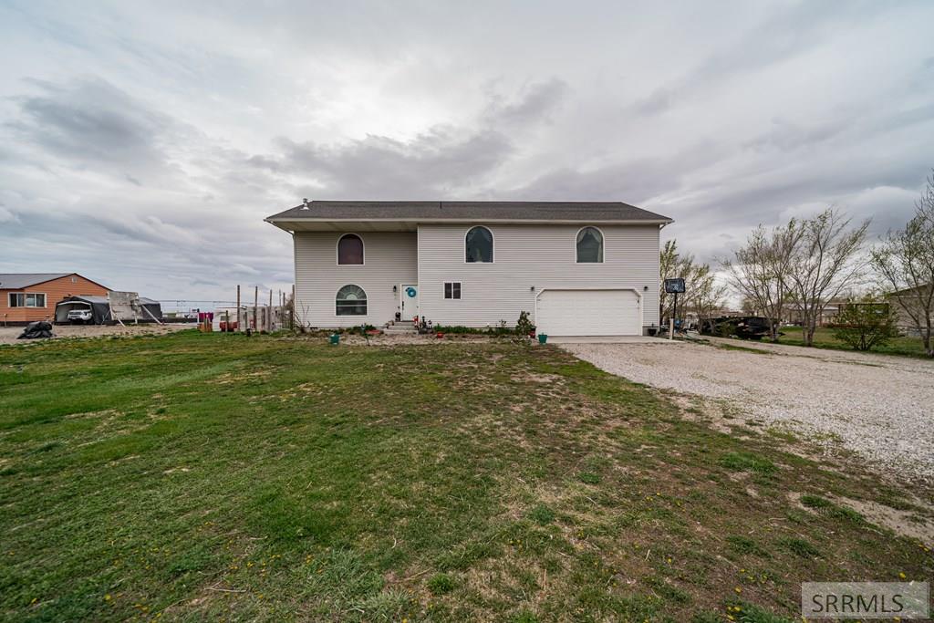 2492 E 2100 N Property Photo 4