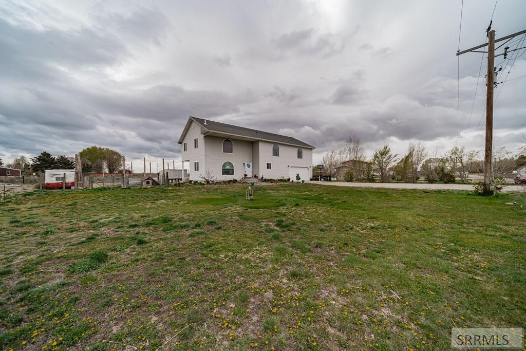2492 E 2100 N Property Photo 5