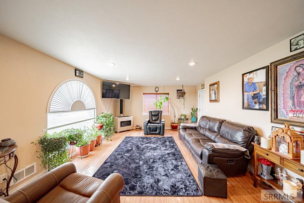 2492 E 2100 N Property Photo 29