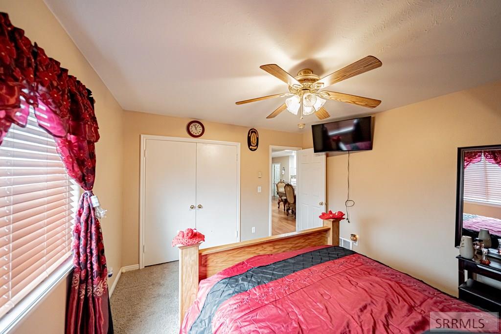 2492 E 2100 N Property Photo 43