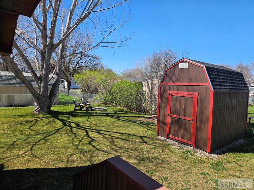 402 Violet Street Property Photo 7
