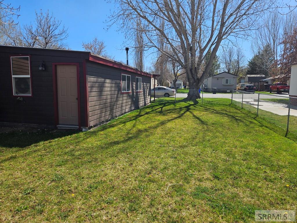 402 Violet Street Property Photo 10