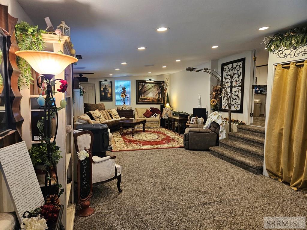 402 Violet Street Property Photo 13