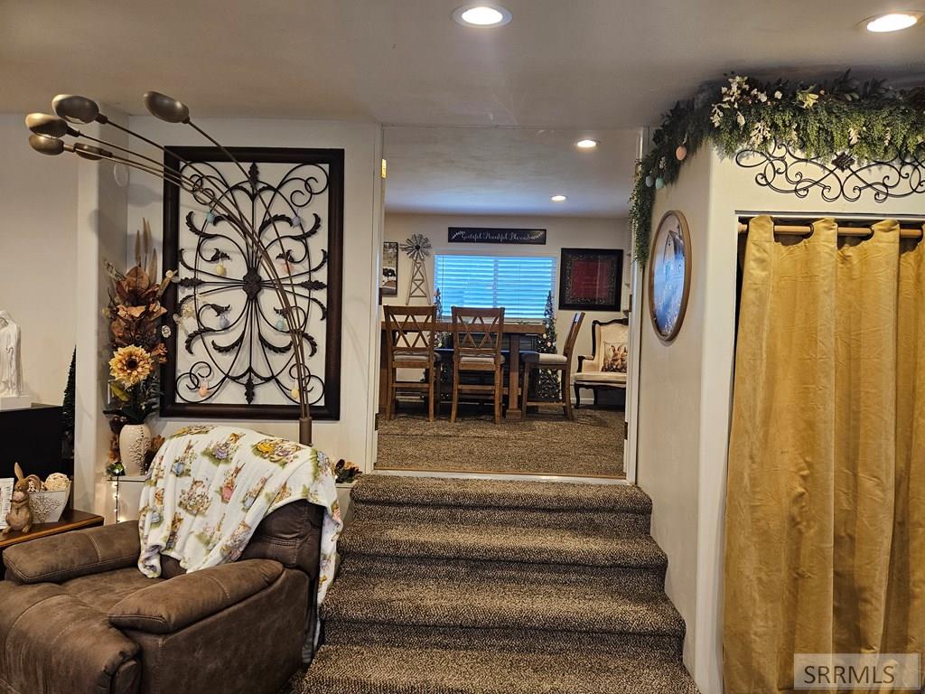 402 Violet Street Property Photo 14