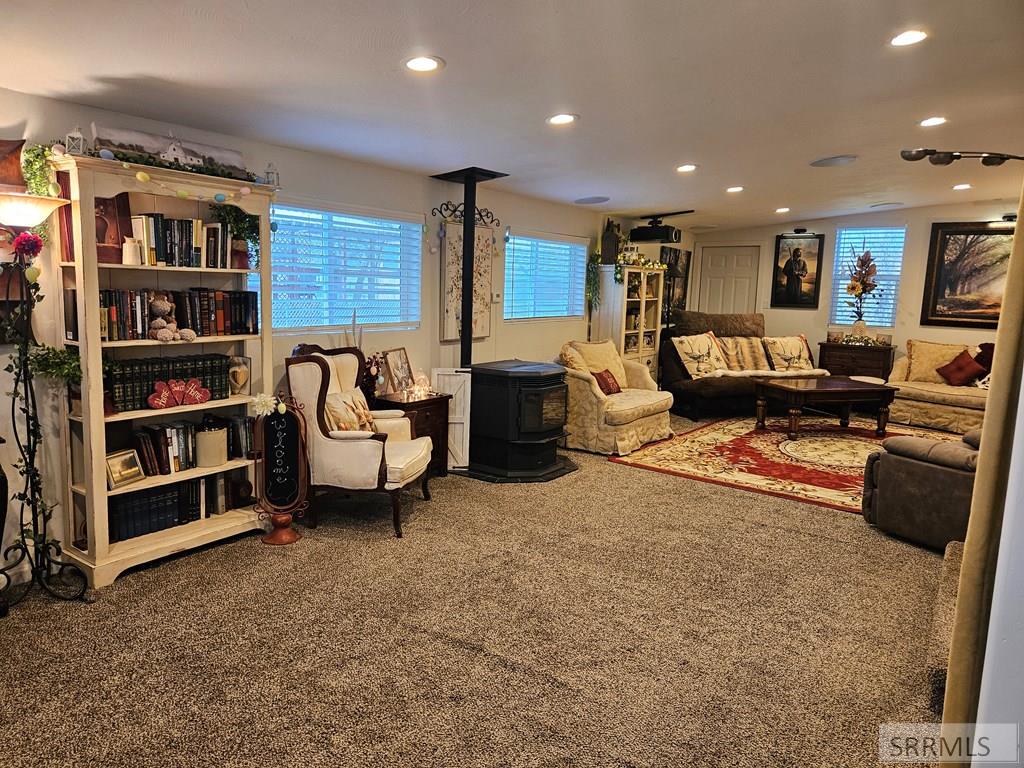 402 Violet Street Property Photo 15