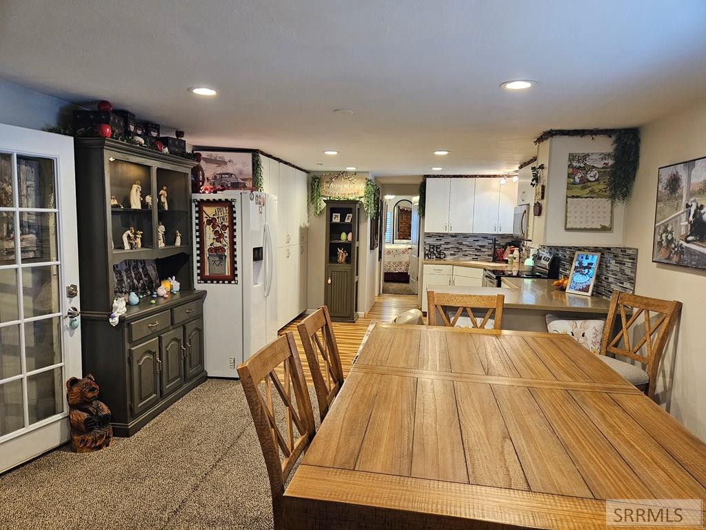 402 Violet Street Property Photo 16