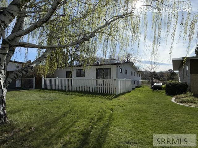 379 Fairway Drive Property Photo 2