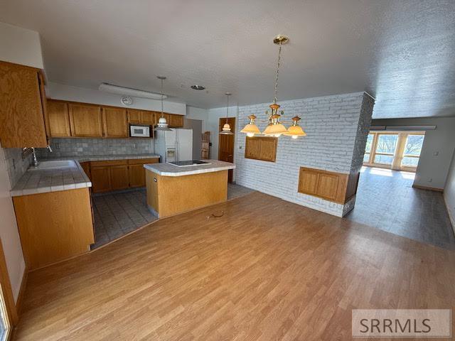379 Fairway Drive Property Photo 6