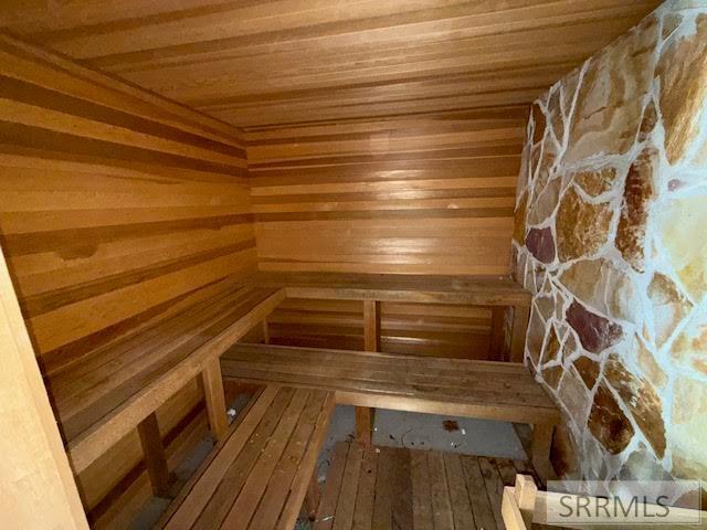 379 Fairway Drive Property Photo 14