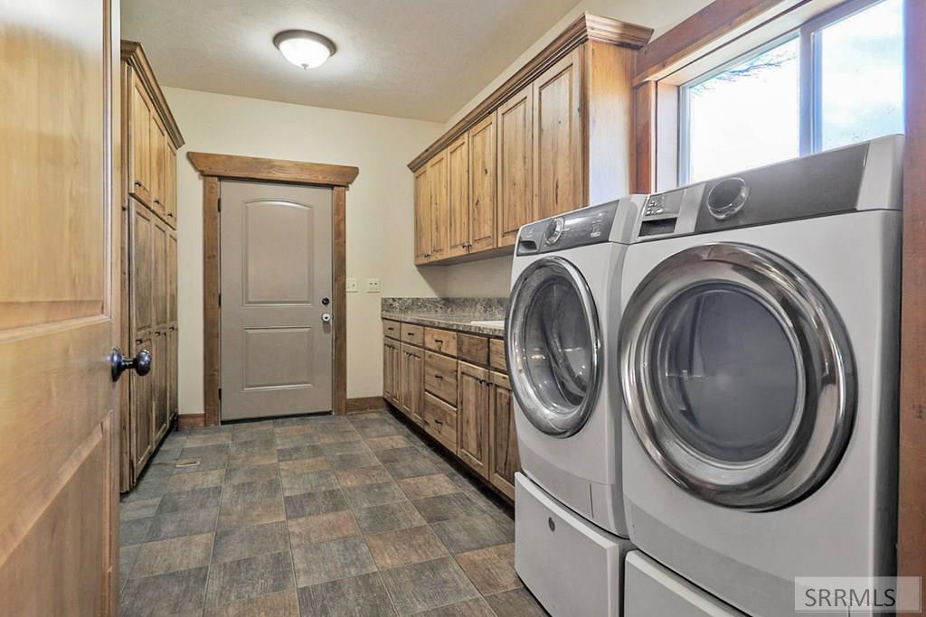 2889 S 5500 W Property Photo 22