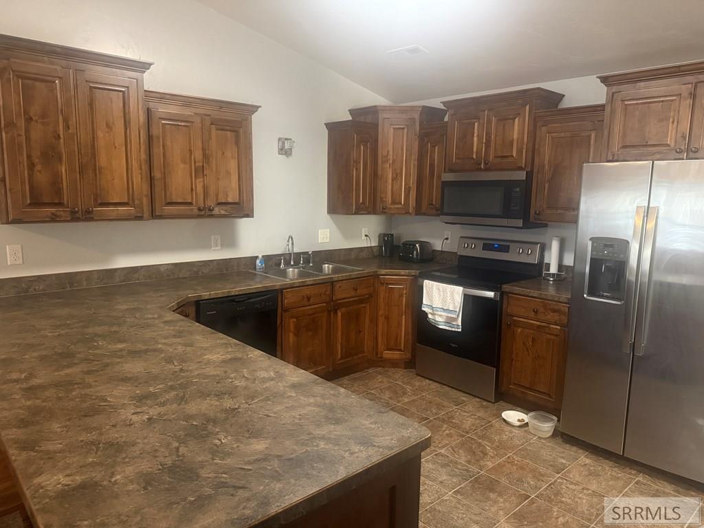 552 Stout Property Photo 8