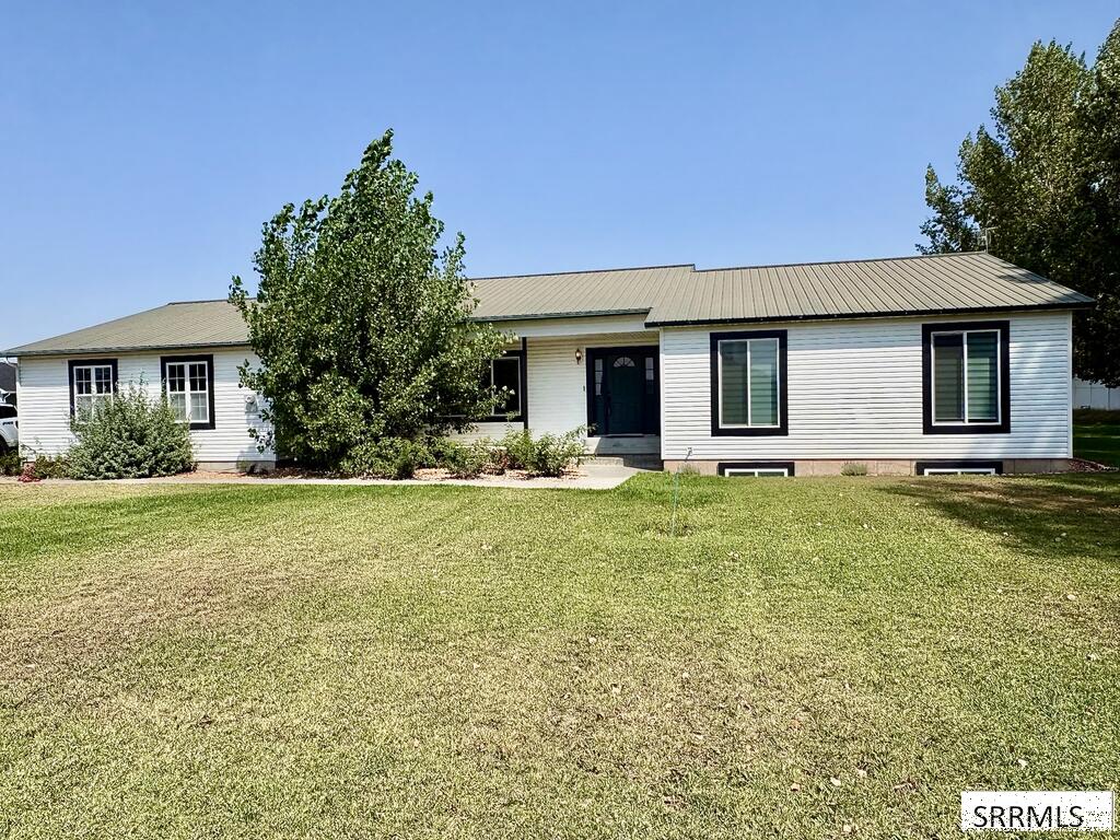 1987 47th Street Property Photo 3