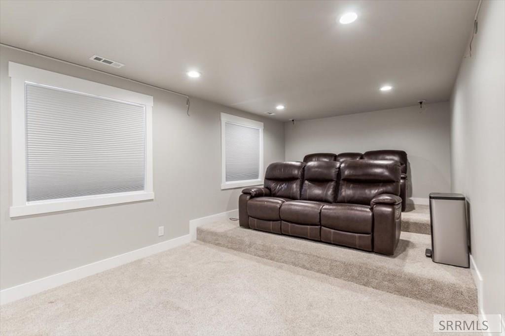 1987 47th Street Property Photo 33