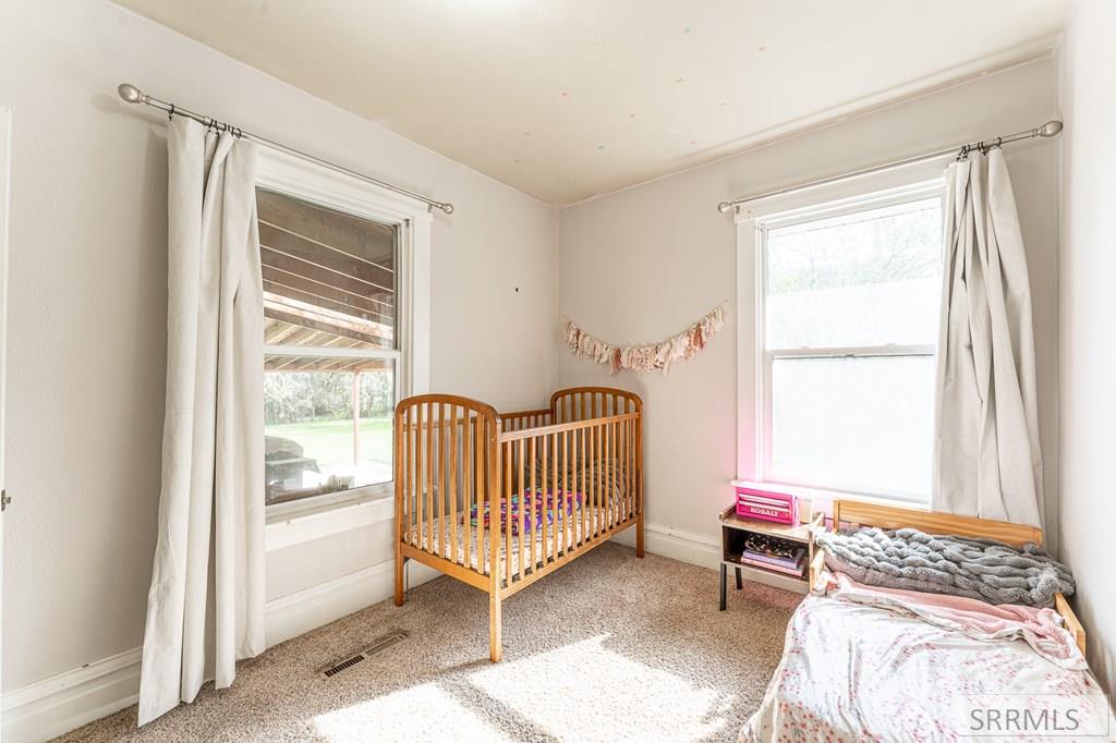 594 E 750 N Property Photo 12