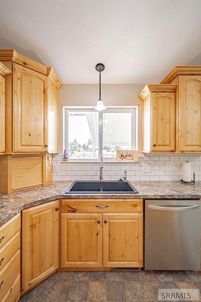4 N 3700 E Property Photo 11