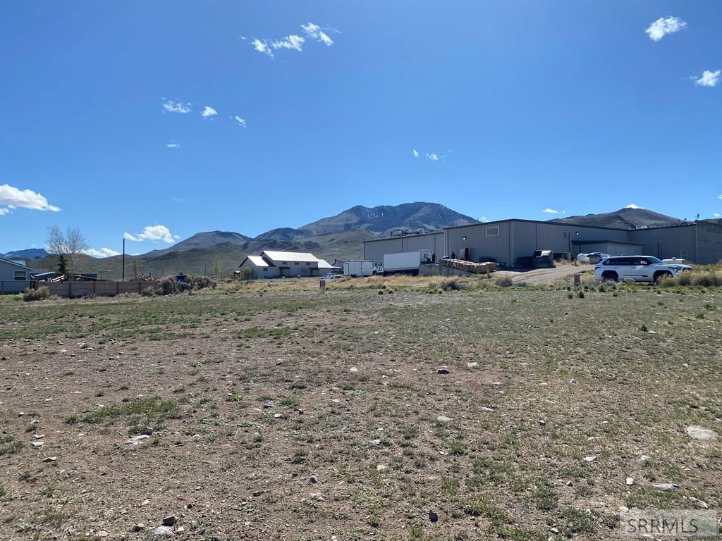 911 Custer Street Property Photo 4