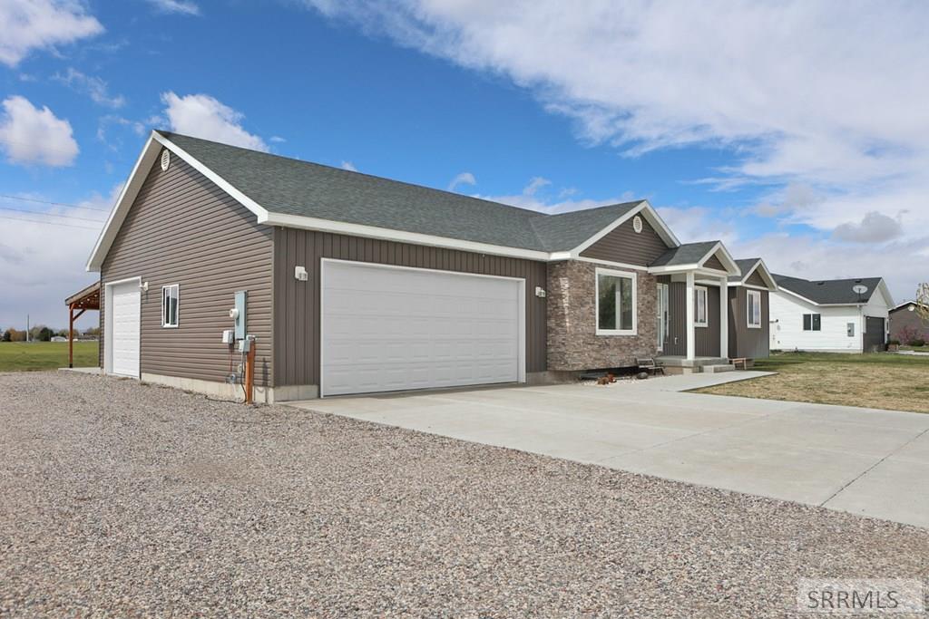 179 N 4032 E Property Photo 6