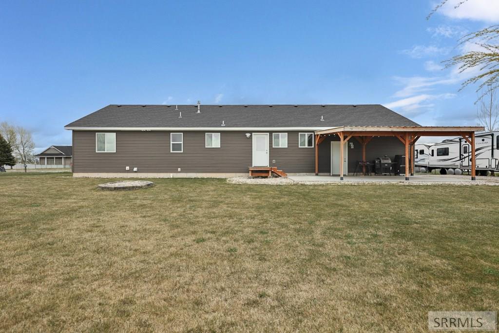 179 N 4032 E Property Photo 8