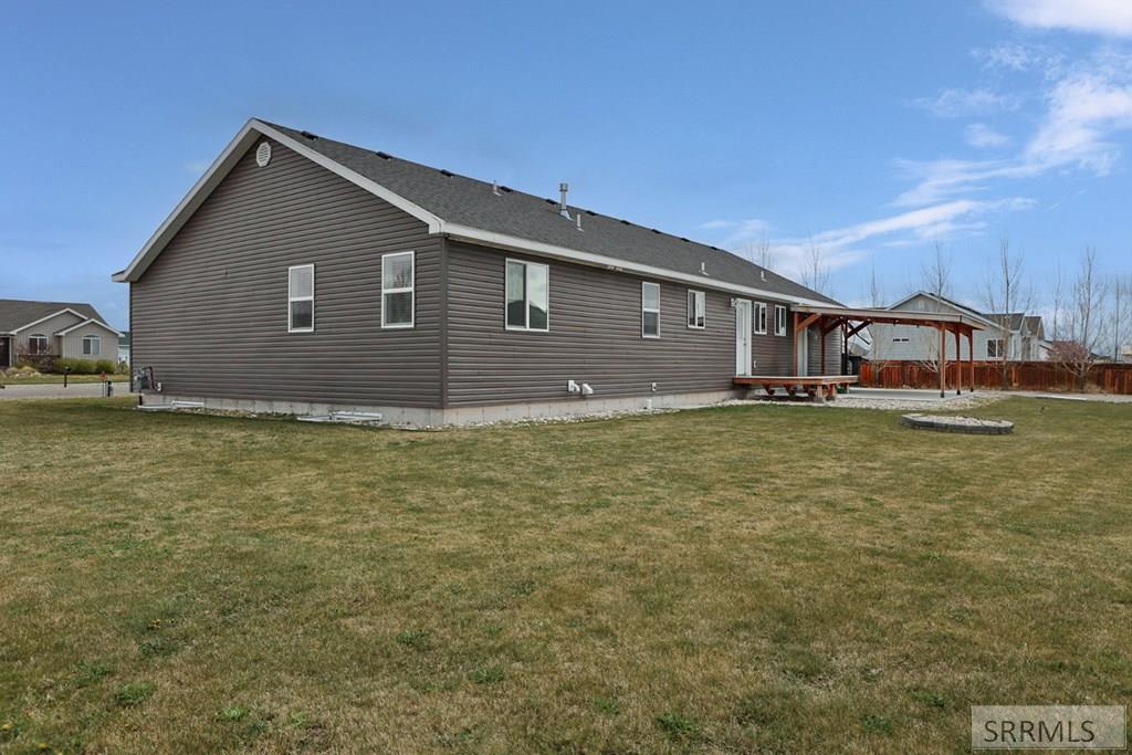 179 N 4032 E Property Photo 11