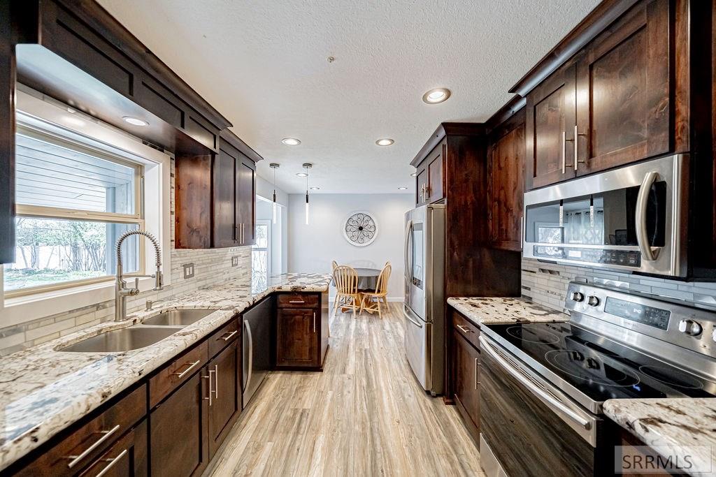 467 N 3 W Property Photo 16