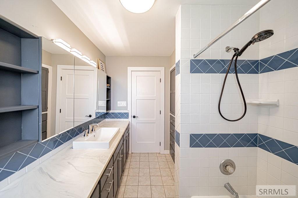 467 N 3 W Property Photo 32