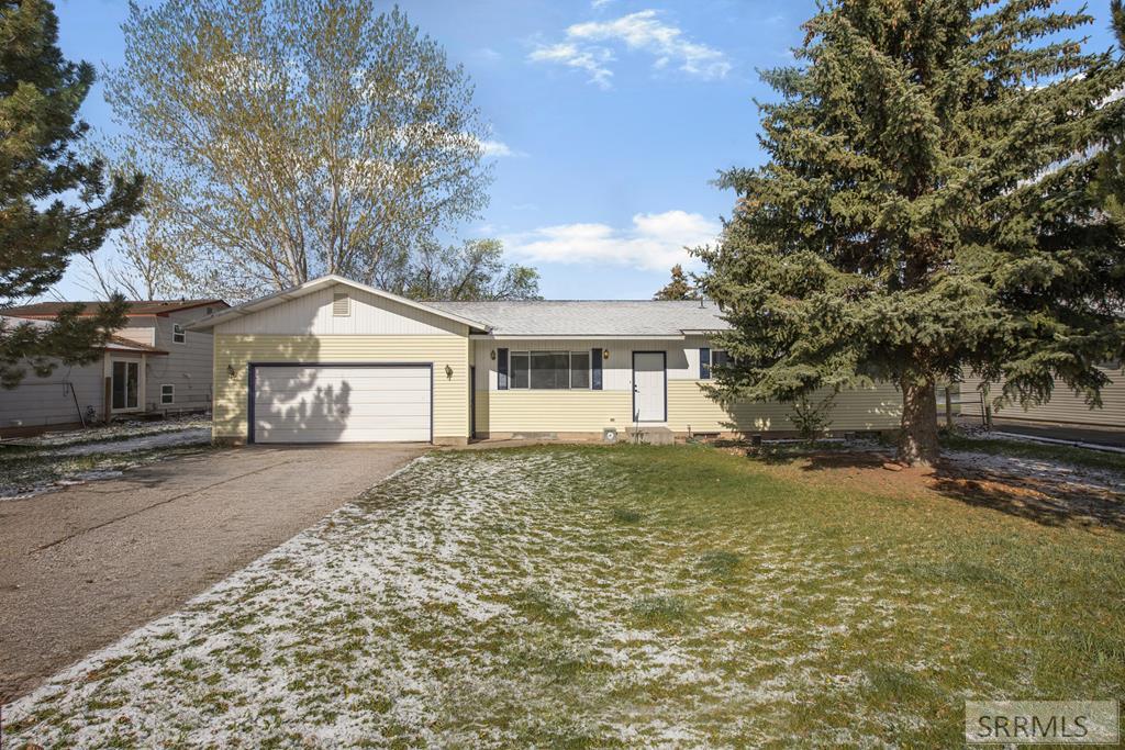 6559 N Albert Lane