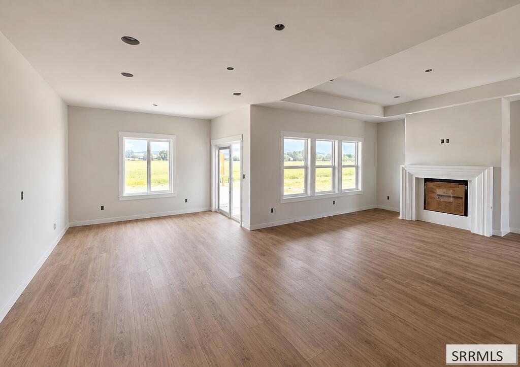 661 Glacier Ave Property Photo 3