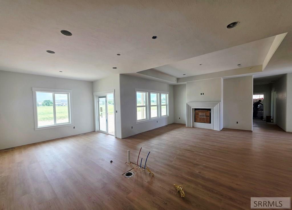 661 Glacier Ave Property Photo 4