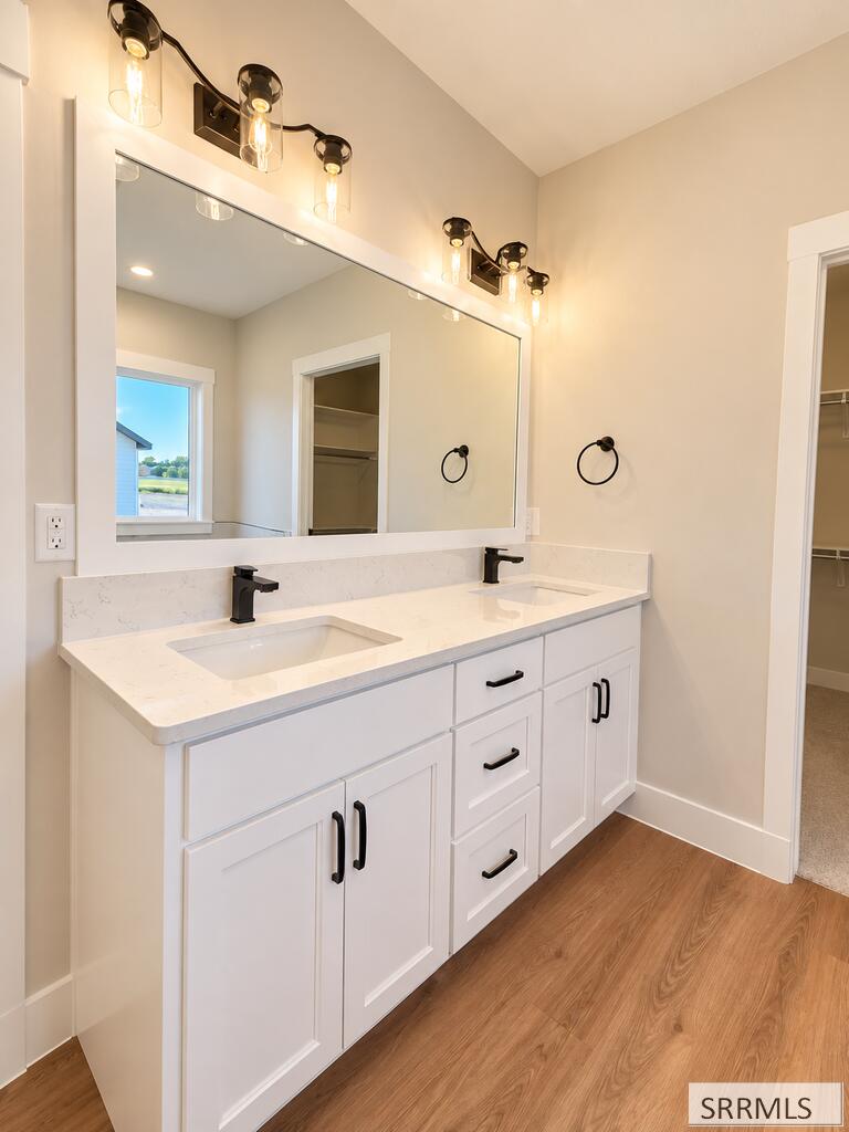 661 Glacier Ave Property Photo 10