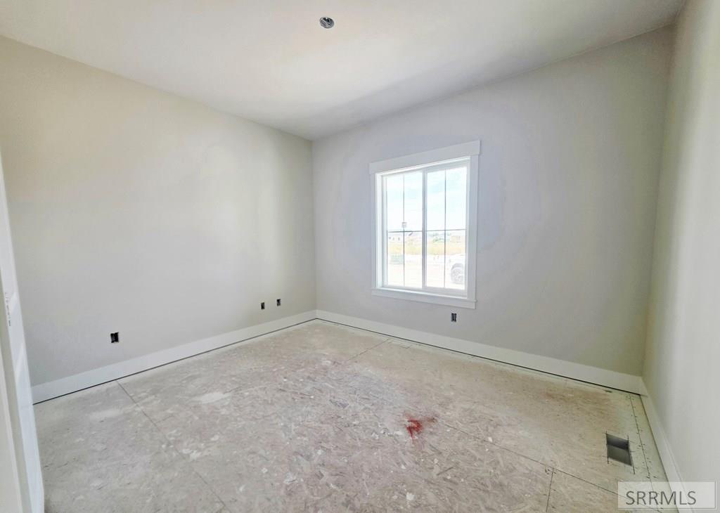 661 Glacier Ave Property Photo 14
