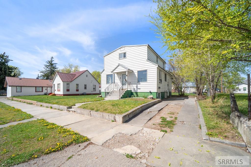 915 Ada Avenue Property Photo 1